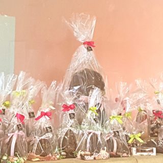PAN ᴀ GATO est prêt pour célébrer Pâques. Et vous ?
🥚 en 🍫 = Nos chocolats et moulages de Pâques n'attendent que vous 🐥....
𝘱𝘩𝘰𝘵𝘰𝘴 𝘯𝘰𝘯 𝘤𝘰𝘯𝘵𝘳𝘢𝘤𝘵𝘶𝘦𝘭𝘭𝘦𝘴
#paques #oeufdepaques #choco #chocomiam #chocolat #chocoaddict #panagato