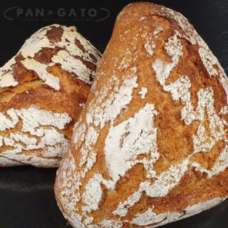 PAN ᴀ GATO : C'est du solide ! 💪
Voici le Menhir. 🪨
Celui-ci n'est pas en granit, vous pouvez y aller à pleine dent. 🦷 😁
𝘱𝘩𝘰𝘵𝘰 𝘯𝘰𝘯 𝘤𝘰𝘯𝘵𝘳𝘢𝘤𝘵𝘶𝘦𝘭𝘭𝘦
#panazol #panagato #boulangerie #patisserie #gateau #cake #pain