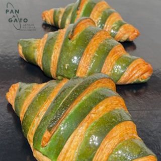 "En mai, fais ce qu'il te plaît "
OK 👌 Alors rdv chez PAN ᴀ GATO pour déguster
un croissant praliné pistache !
Parce que c'est sûr, il va vous plaire !!!

𝘱𝘩𝘰𝘵𝘰 𝘯𝘰𝘯 𝘤𝘰𝘯𝘵𝘳𝘢𝘤𝘵𝘶𝘦𝘭𝘭𝘦
#panazol #panagato #boulangerie #patisserie #croissant #pistache